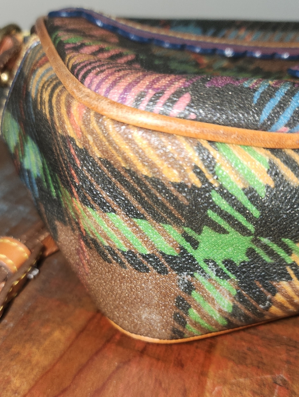 Dooney & Bourke Vintage Leather Rainbow Plaid Crossbody Baguette Pink Blue Y2K - Picture 15 of 16